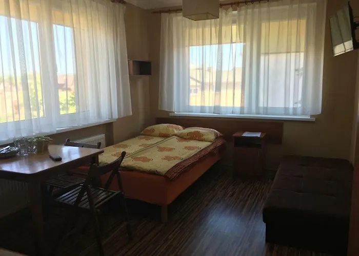 Etiuda Quarto em Acomodações Particulares *