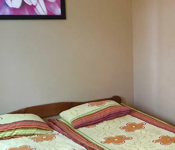 Etiuda Quarto em Acomodações Particulares *